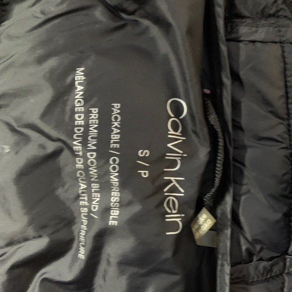 Black shiny puffer Calvin Klein sleeveless - Picture 6 of 6
